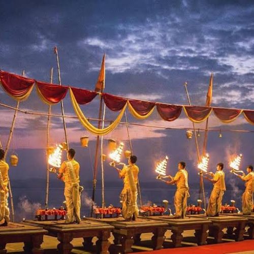 अस्सी घाट, वाराणसी: जहाँ सुबह की गंगा आरती ध्यान बन जाती है